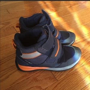 Geox kid shoes size 1 US